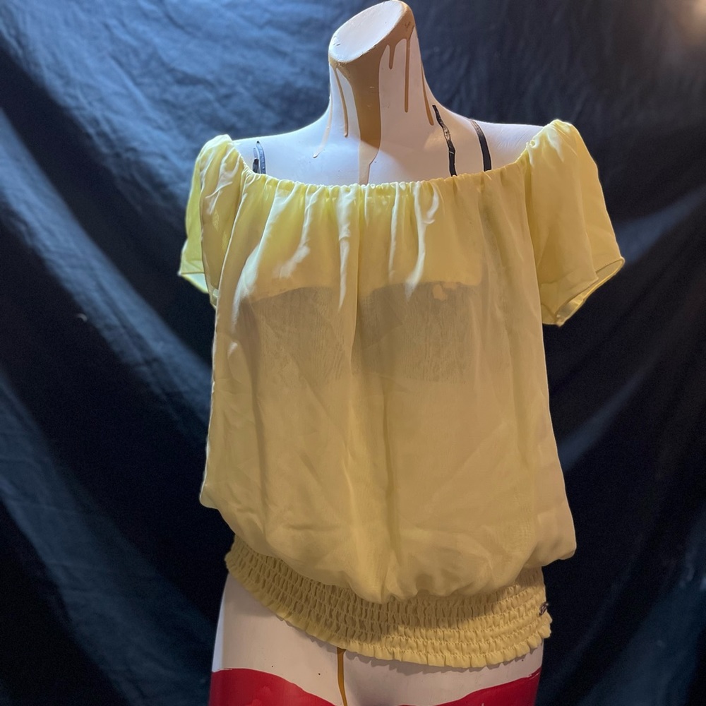 Beautiful like new Guess brand Boho off the shoulder top. Excellent condition.